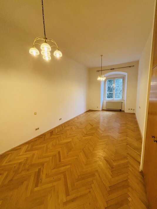 Gemütliche 2-Zimmer-Wohnung in Graz: Top gepflegt, zentral und bezugsbereit!