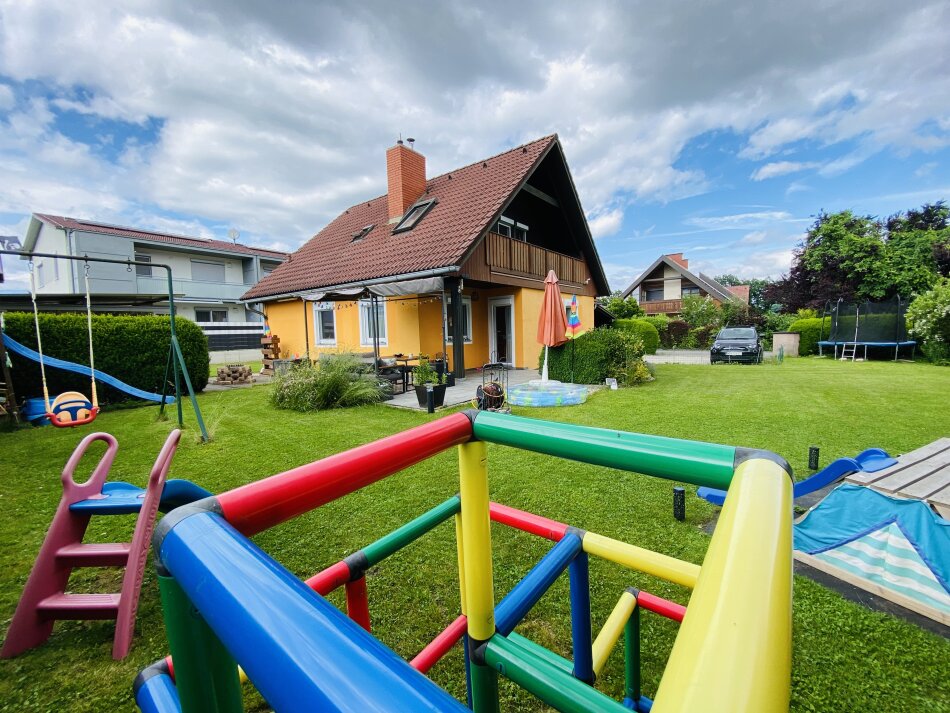 Foto - Spielberg: gemütliches Einfamilienhaus mit Garten, Terrasse, Balkon & Garage