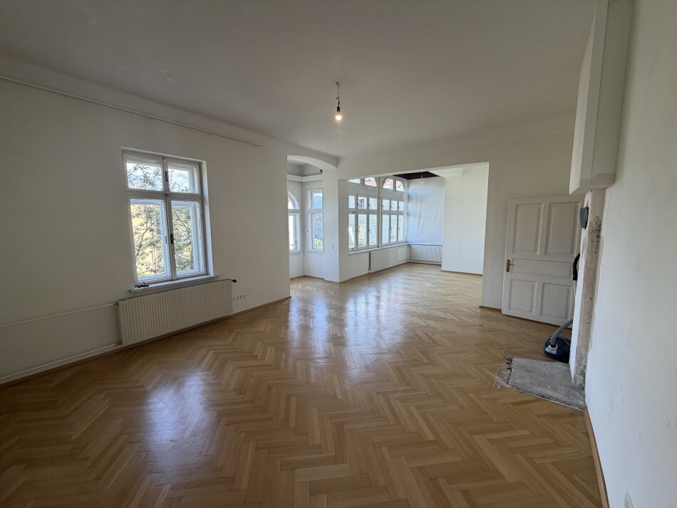Repräsentative Stadtvilla in Knittelfeld mit rund 465 m² Nutzfläche - vielseitige Nutzung für Familien, Unternehmer und Vermieter