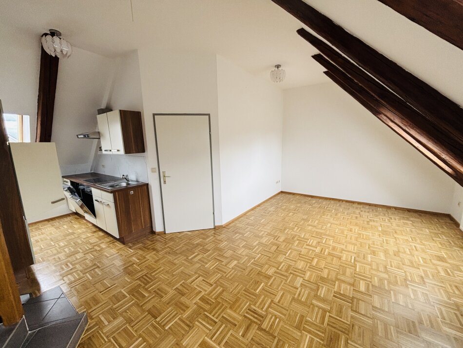 Helle 2-Zi Dachgeschoß-Wohnung mit Stellplatz in Fernitz-Mellach, 73m²