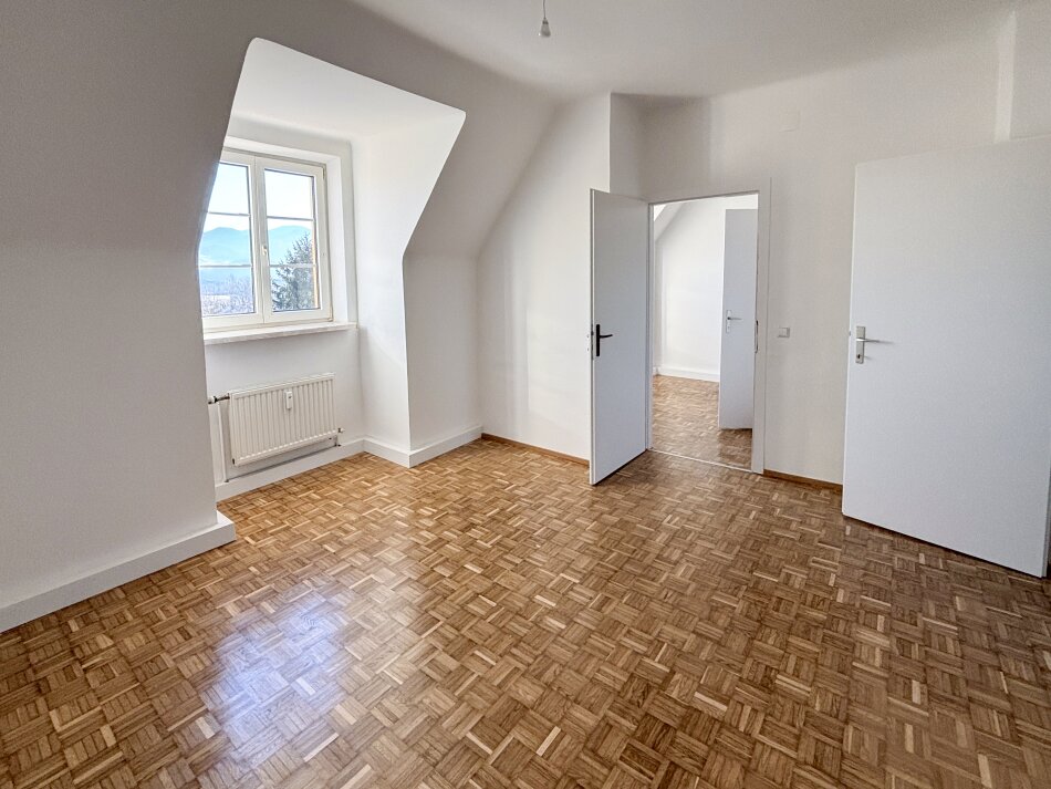 Foto - SANIERT: Dachgeschoßwohnung mit Ausblick