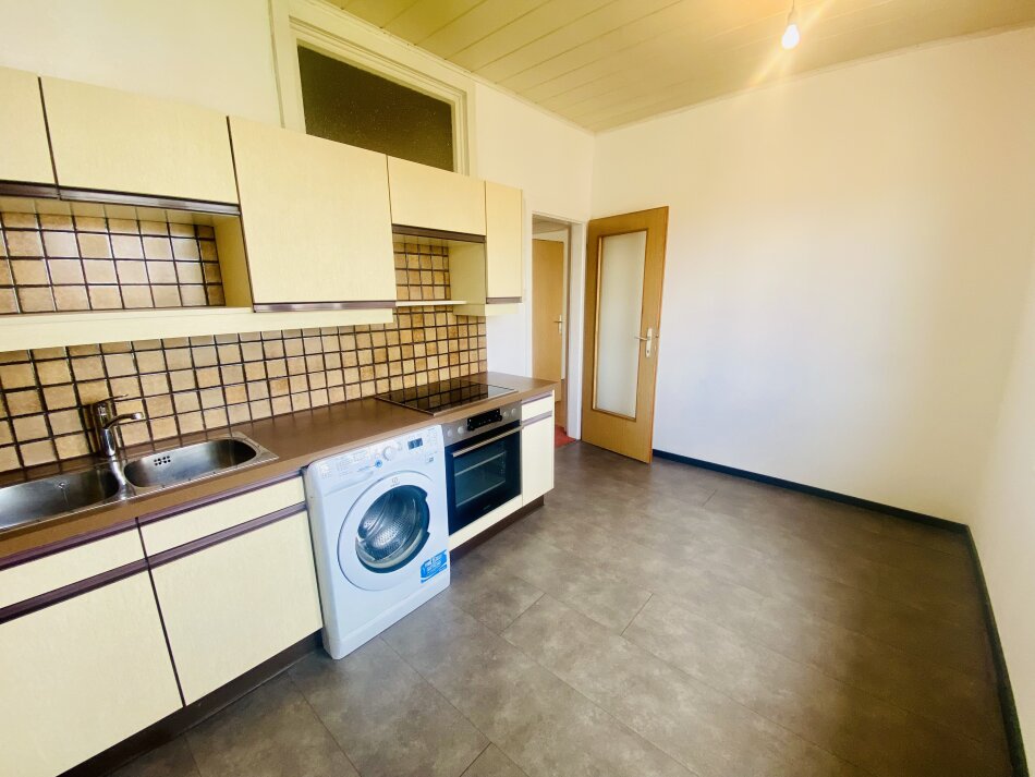 Knittelfeld: viel Potenzial in zentraler Lage: 3-Zimmer-Wohnung mit ca 85 m2 + Balkon im 4 OG
