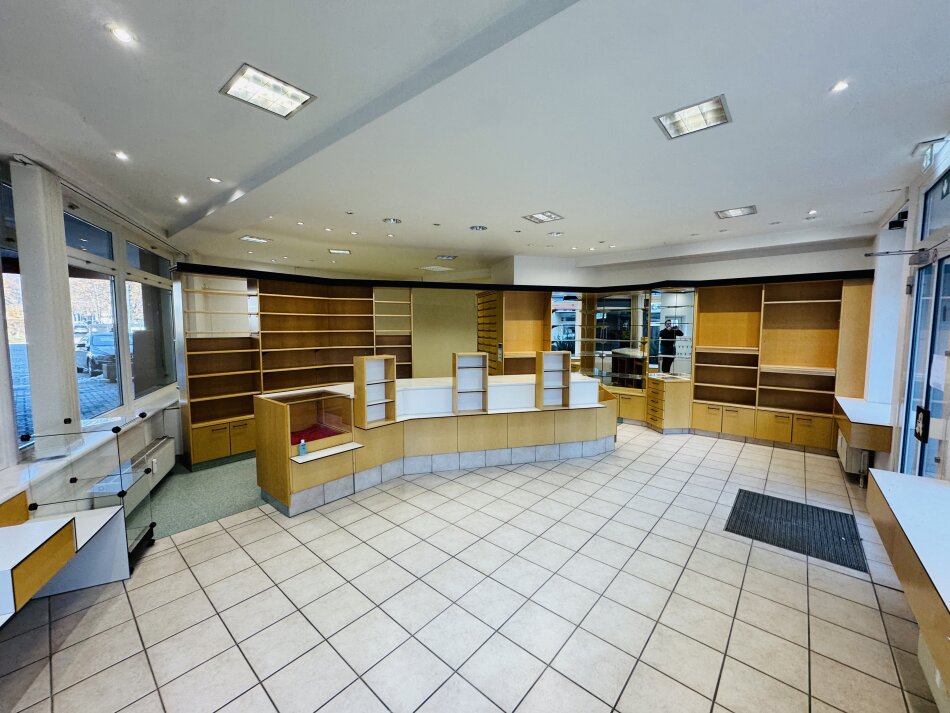 Foto - Sichtbarkeit. Frequenz. Flexibilität. Gewerbefläche in der Marktpassage Spielberg